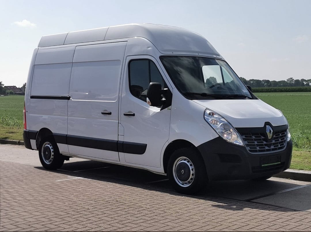 Renault Master Mitteltransporter – Frontansicht